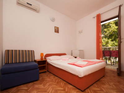 Apartmn 2+1 os., studio, 1 lo?nice, 1. patro