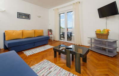 Apartmn 2 (2+2 os.), 1. patro, jih