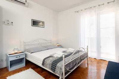 Apartmn 3 (2+1 os.), 1. patro, vchod