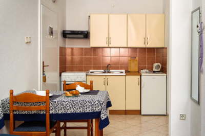 Apartmn 6 (2+1 os.), 2. patro, vchod